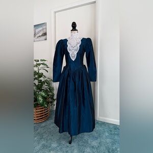 Vintage 80s Jessica McClintock Gunne Sax Blue Taffeta Lace Bib Victorian Dress S